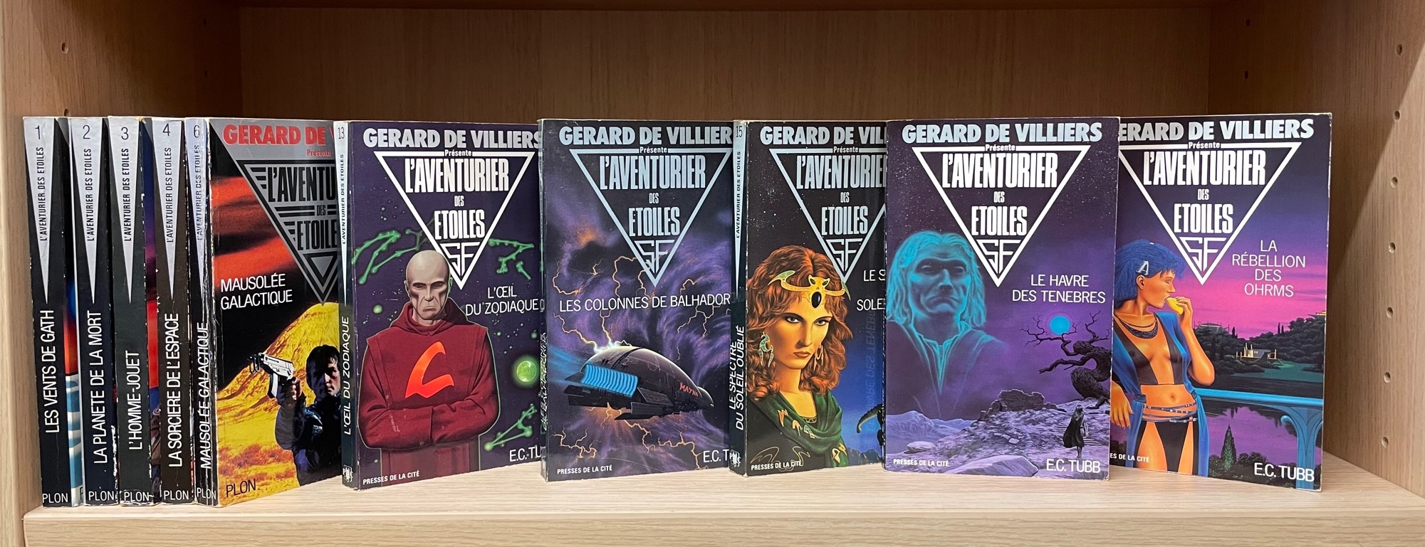 Lot de 10 livres, Gérard de Villiers présente L'aventurier des étoiles