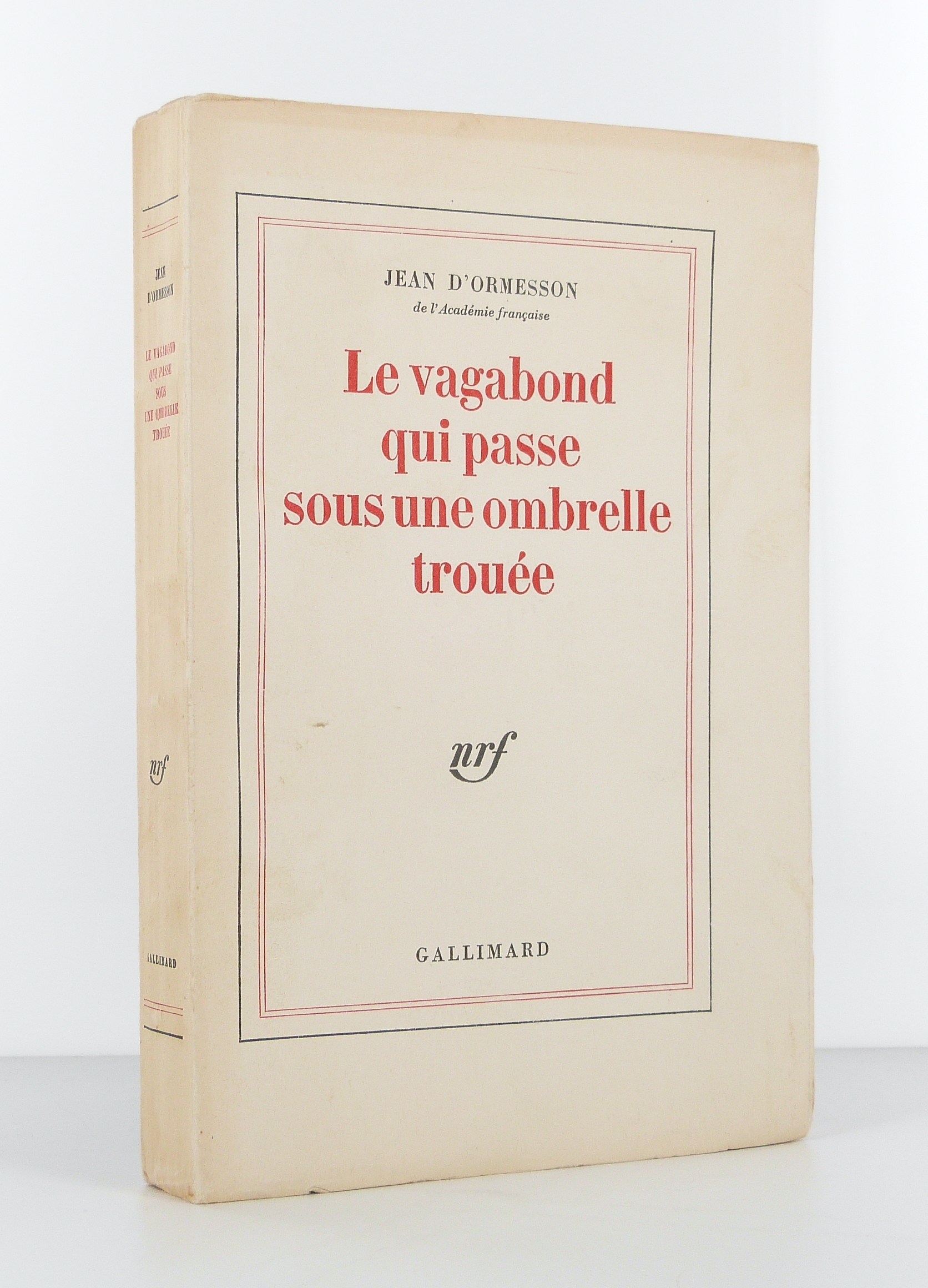 Le vagabond qui passe sous une ombrelle trouée